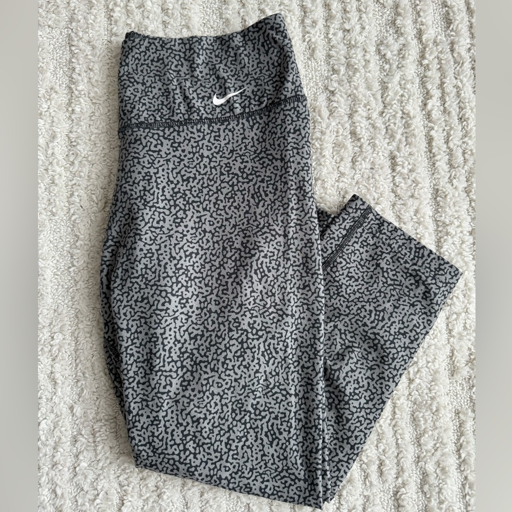 Nike crop leggings